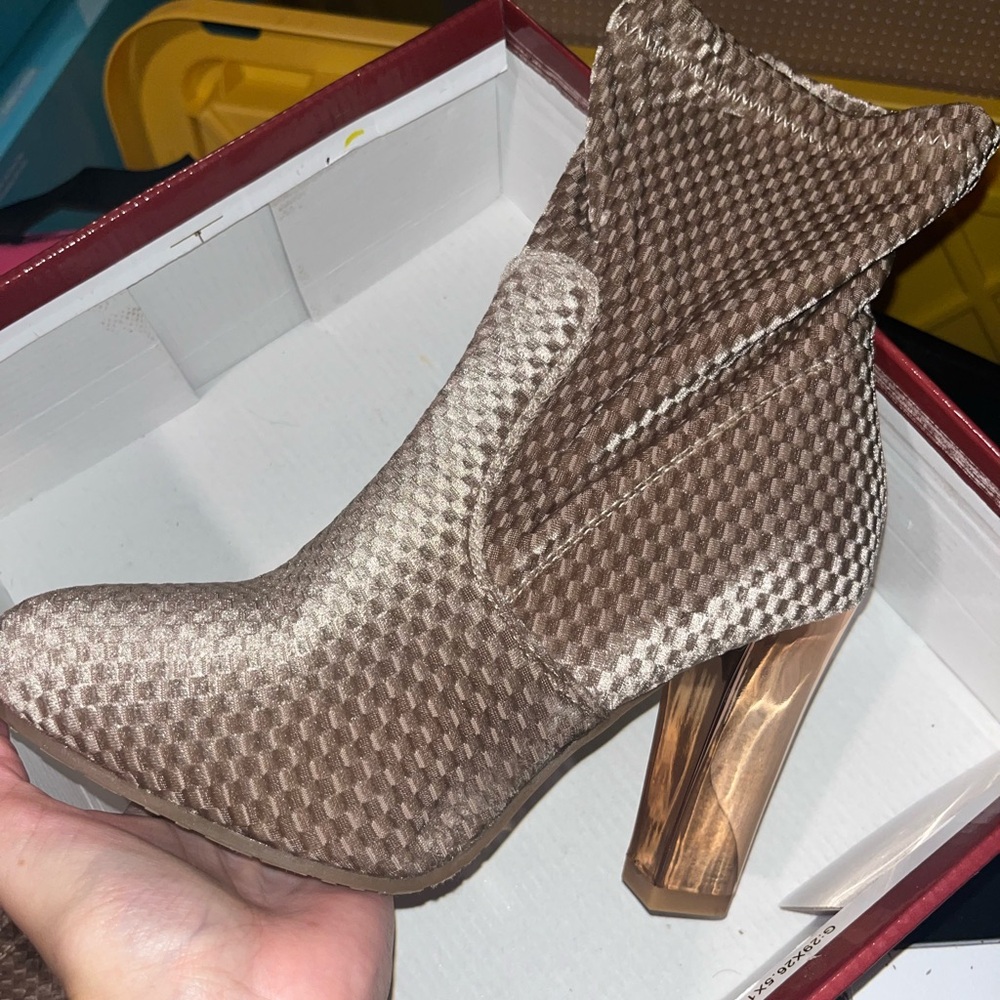 Healed ankle boots